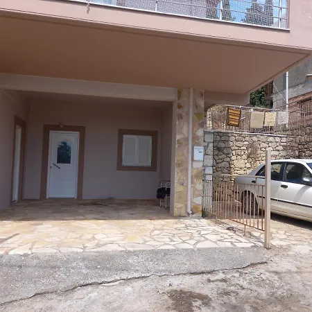 μεζονετα με απιστευτη θεα σε θαλασσα και βουνο Doloi