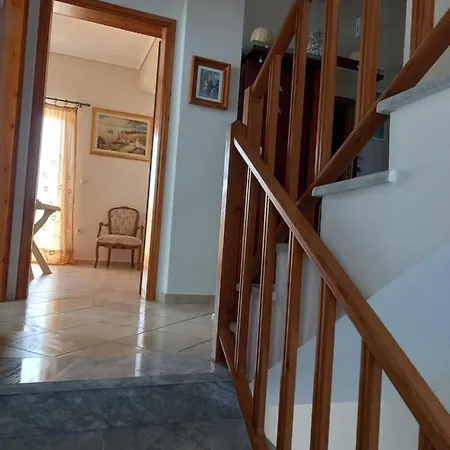 μεζονετα με απιστευτη θεα σε θαλασσα και βουνο *